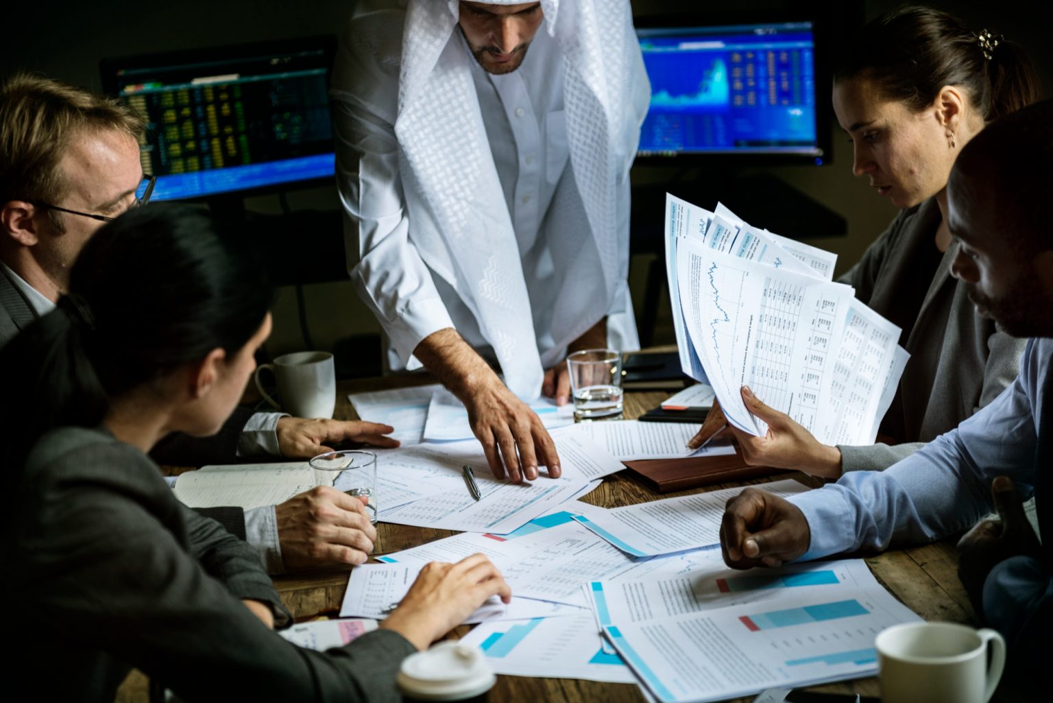 How to Start a Business in UAE: Step-by-Step Guide (2025)